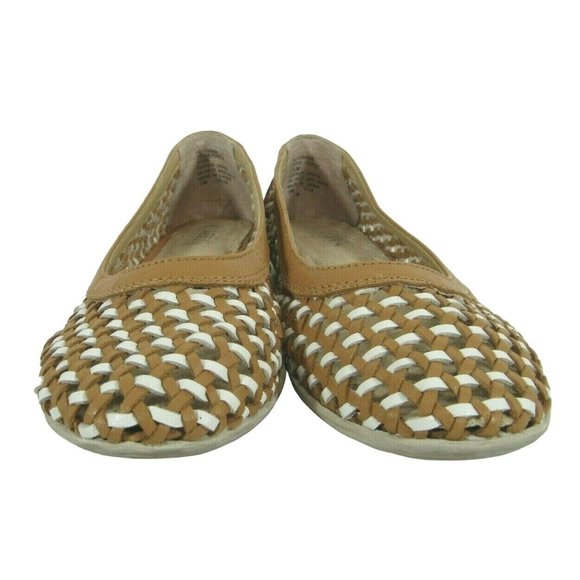 Cliffs by White Mountain Women's Faylie Tan White Woven Leather Ballet Flats - Picture 5 of 6